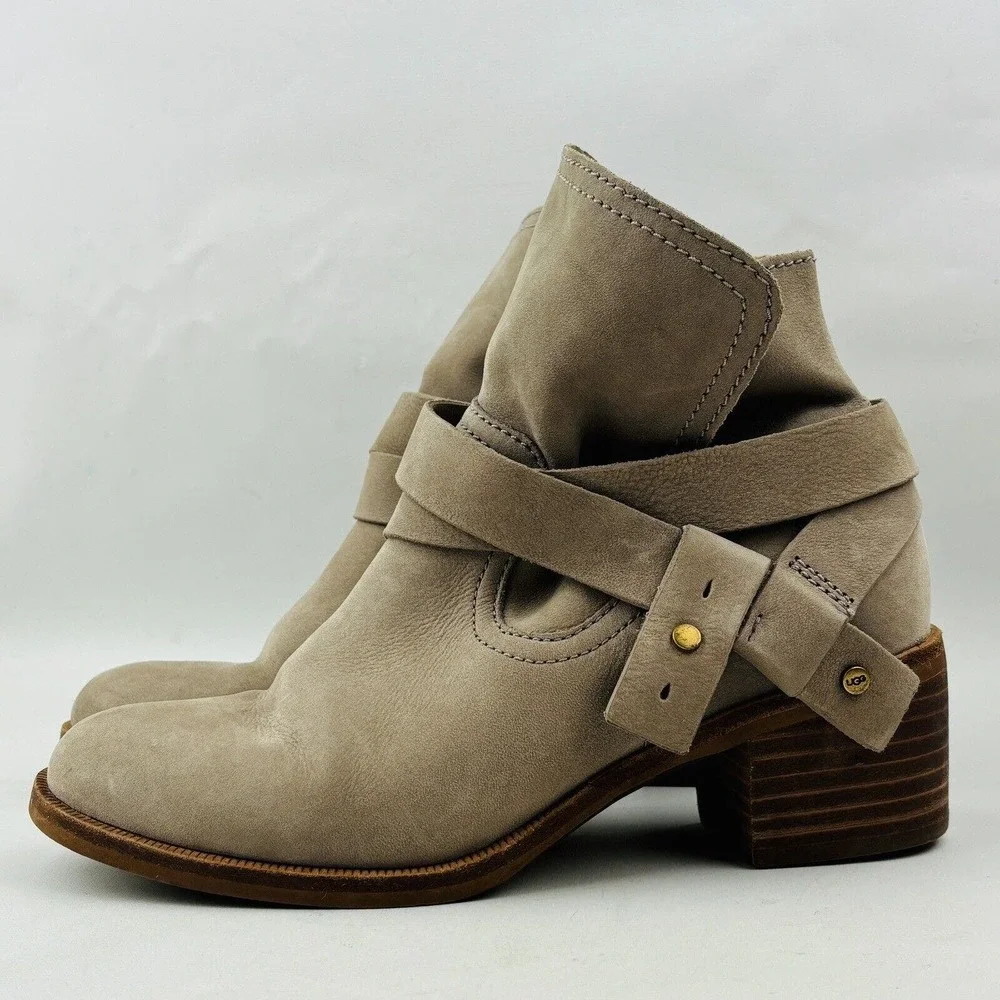 Womens 6 UGG Elora Ankle Boot Sahara Taupe Suede Leather‎ Slip On Boots